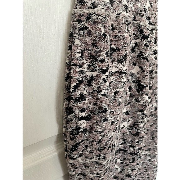 Athleta Salutation Textured Jogger Meadow Decadent Chocolate Medium - Picture 5 of 10